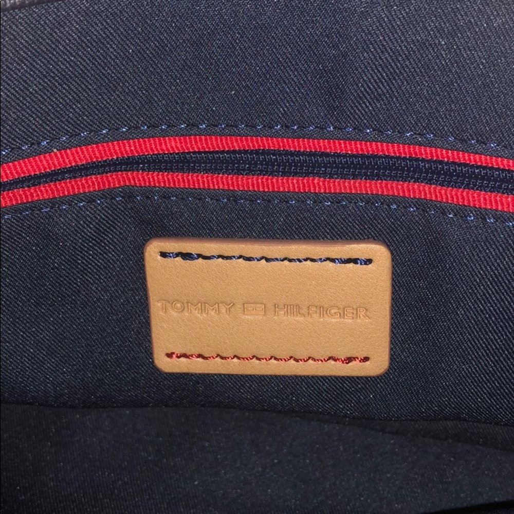 Tommy Hilfiger Purse - Picture 5 of 8